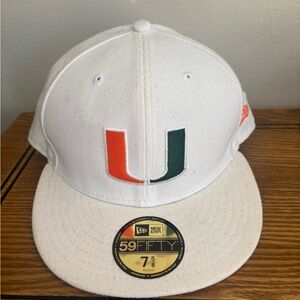 New Era White and Black 59FIFTY Fitted Cap - Interior View